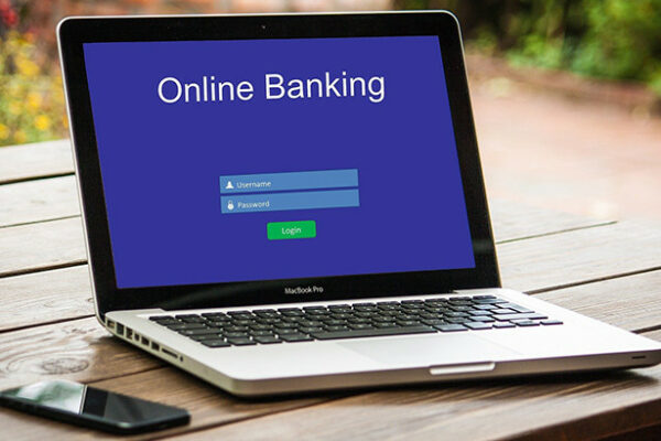 Banque en ligne: comment bien la choisir ?